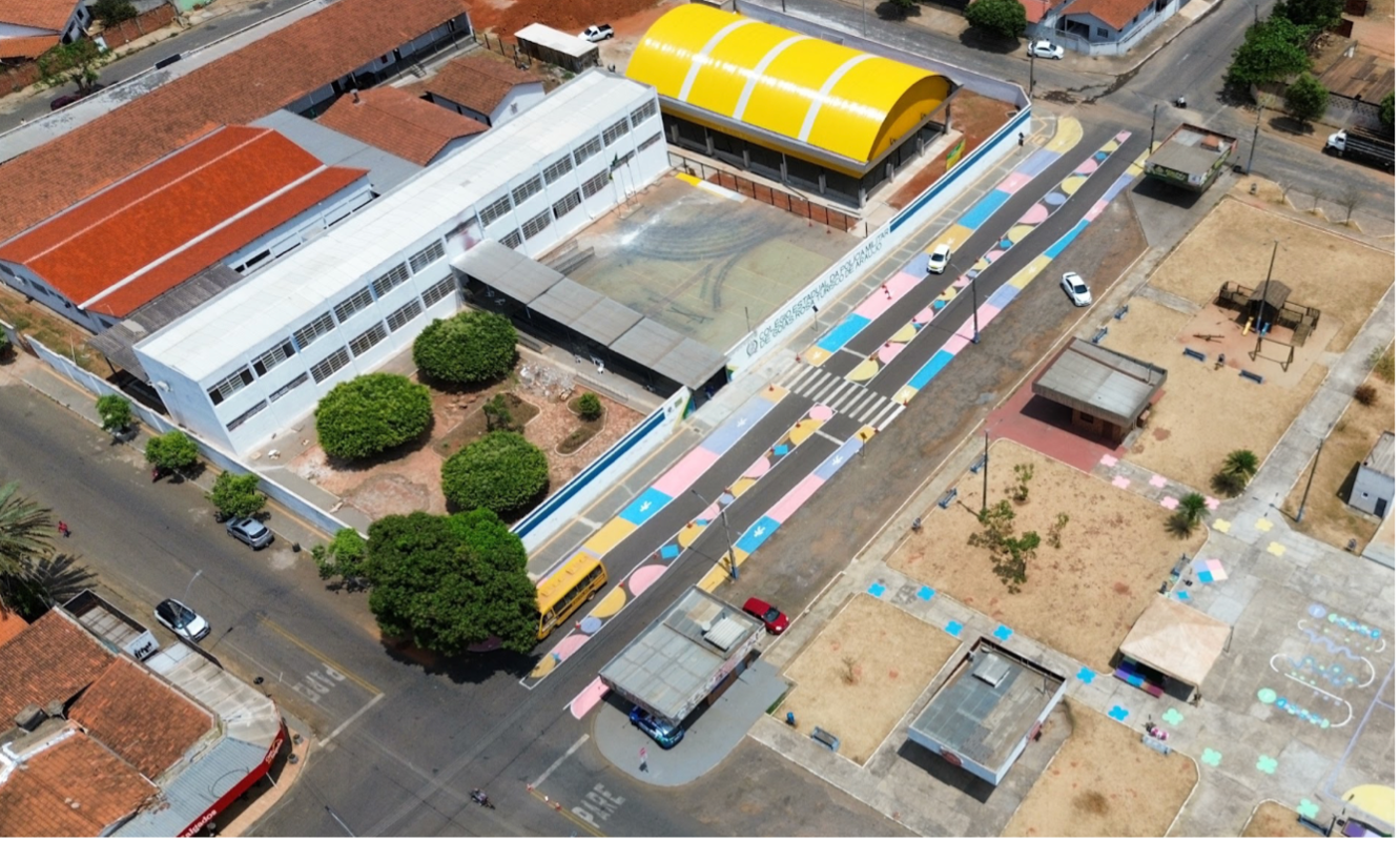 ESCOLA EM MOVIMENTO - ANICUNS (GO)