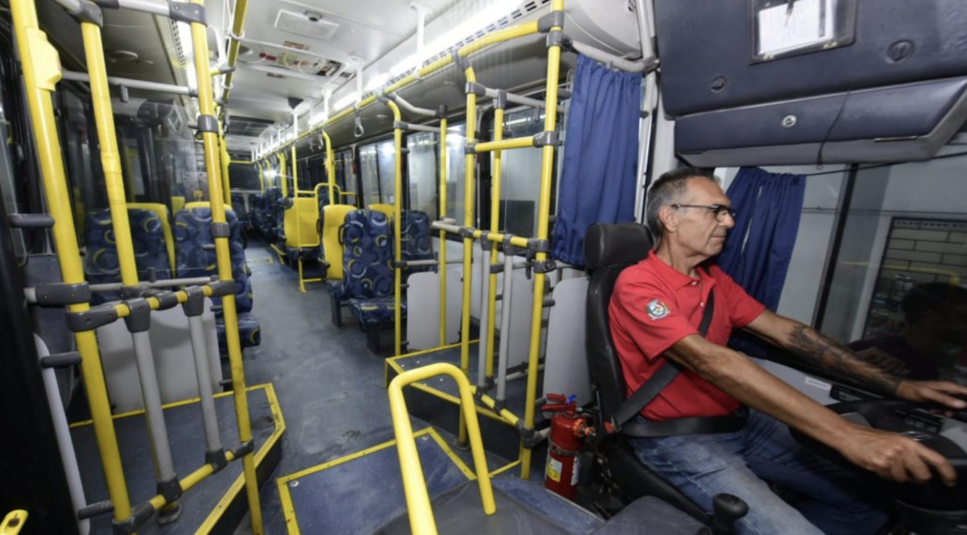 ÔNIBUS COM CÂMERA NO LUGAR DA CATRACA – MARICÁ (RJ)